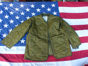 1975” 米軍実物 デッド！ Ｍ６５ フィールドジャケット用ライナー M 白ラベル 341ｘ