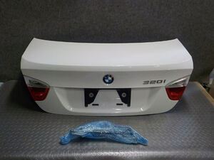 【送料込】 H17年 BMW 3シリーズ ABA-VA20 トランクリッド 白 [ZNo:04005654] 73531