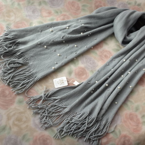 送料無料♪新品♪パールビーズ使いニットストール♪グレー♪