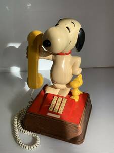 A460 The SNOOPY&WOODSTOCK/ Snoopy & Woodstock push type telephone machine Peanuts Vintage antique 70S