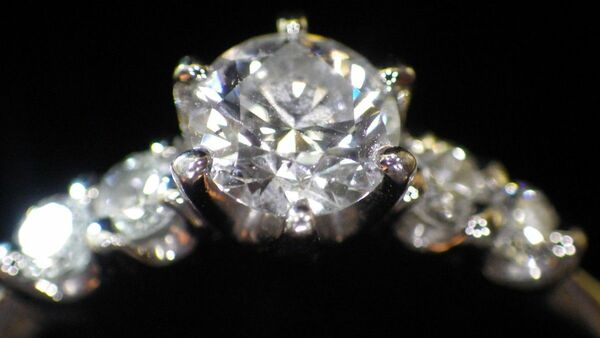 エクセルコダイヤモンドリング ●女性用婚約指輪 0.402カラット と ● 男性用プラチナ指輪付き