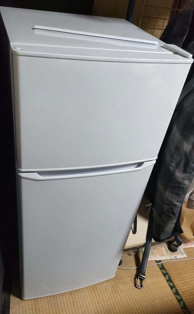 日立  冷蔵庫 スリムタイプ 少し大きめ シルバー地域限定配送無料