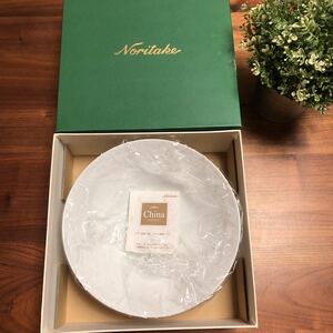 未使用ノリタケ Noritake 大皿サラダボウルボーンチャイナ高級感白（ナルミパーティ新年会