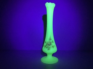 Fenton フェントン ヴァセリンガラス ウランガラス USA ヴィンテージ フラワーベース 一輪挿し [vz-553]