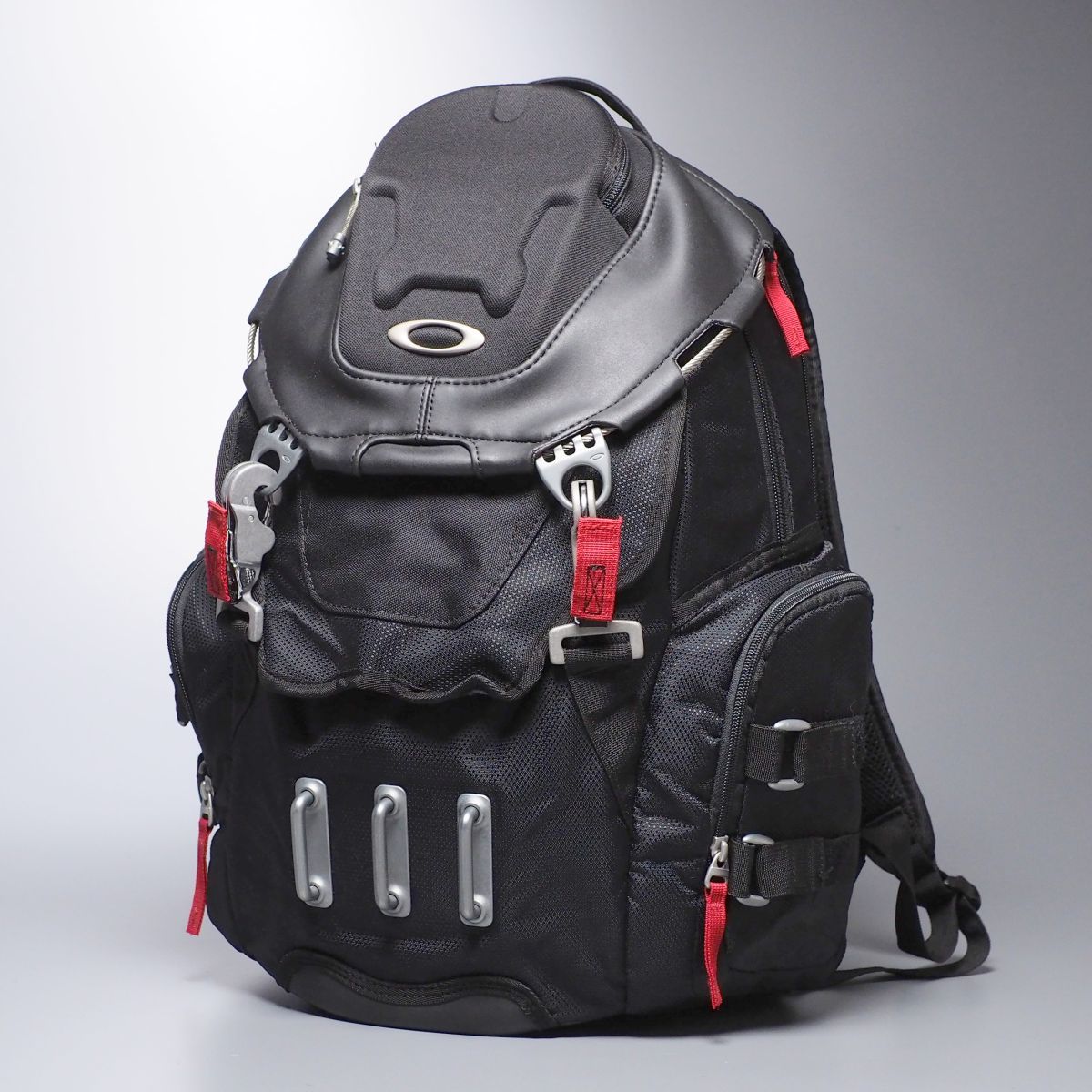 年間定番年間定番美品⭐️Oakley Bathroom オークリー バッグパック