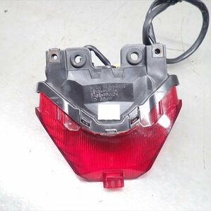 βDK25-1 ヤマハ YZF-R3 RH13J 320cc (R2年式) 純正 テールランプ レンズ 破損無し！の画像5