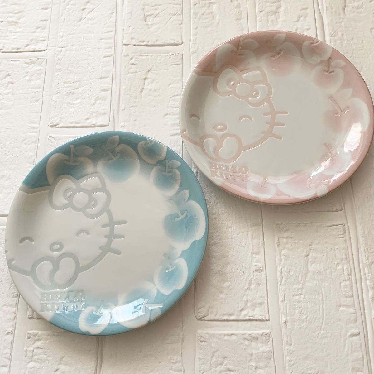 ハローキティ お皿 2枚セット - 通販 - guianegro.com.br