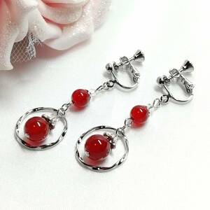 Art hand Auction Handmade earrings made from natural red agate and a shaped ring ★ Natural stone/elegant/silver/red agate/ring/crystal/gorgeous/Swarovski/reddish brown, Women's Accessories, Earrings, beads, Glass