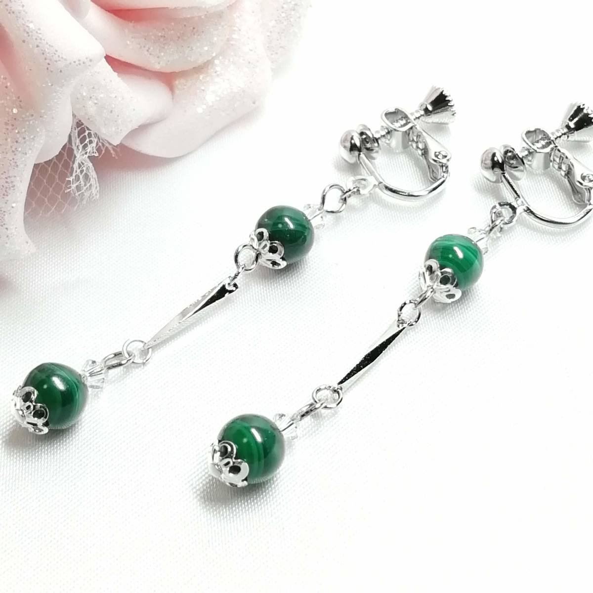 Handmade earrings made from natural stone malachite★Natural stone/elegant/silver/malachite/crystal/simple/Swarovski/dark green, Women's Accessories, Earrings, beads, Glass