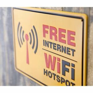 立体　エンボスプレート　Free Wifi ２枚セット　お店　別荘　隠れ家　ガレージに