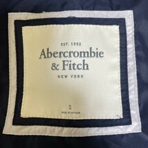 Abercrombie&Fitch/アバクロンビー&フィッチ　ダウンベスト　フード付き　紺ネイビー　レディースS　 防寒　　軽量　　ジャケット　　K2506_画像7