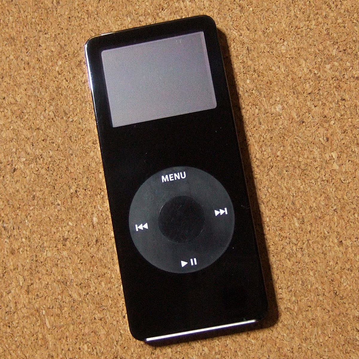iPod nano 16GB2015 MKN52J/A H 新品未開封 迅速配送 karatebih.ba