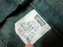 v262★サイズ 10 LONG★W29～ Levi’s 551 デニムパンツ テーパード 後染めジーンズ リラックスフィット リーバイス 古着 深緑系★_画像4