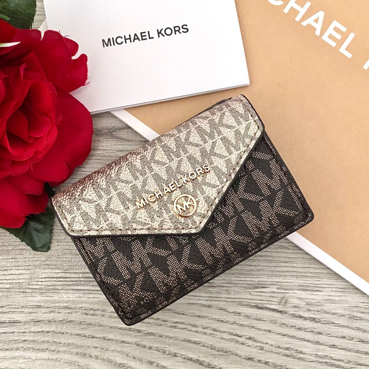 新品 MICHAEL KORS レッド シグネチャー レザー 折り財布|PayPayフリマ
