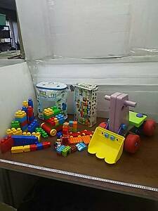 送料無料す50351 MEGABLOKS/LEGOなど First Builders/duplo 10818 その他おもちゃ3点まとめ