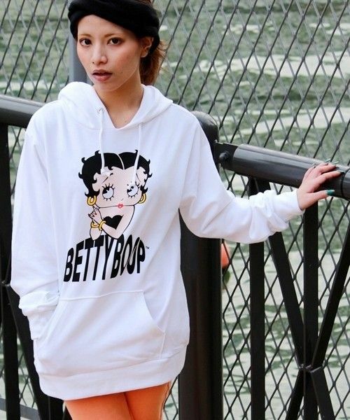 Betty Boop Hoodie wego ベティちゃん　パーカー　スウェット　WEGO/BETTYBOOPプリントパーカー