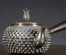 古銀 茶壺 「光南」在銘 純銀小霰粒紋木柄側把急須 銀瓶 煎茶 湯沸 茶道具 南鐐 金工 茶器 時代物 LT-1243_画像5