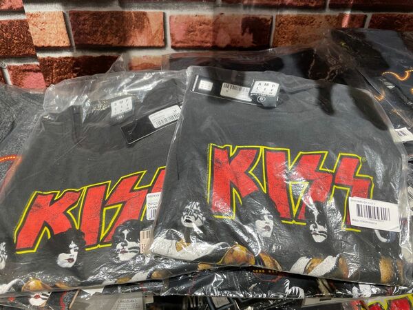 ★新品・未使用★KISS Ｔシャツ 正規品 M Sサイズ　2枚セット