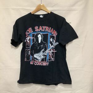 M52.ビンテージジョーサトリアーニツアーTシャツ古着アメカジUSAアメリカロックツアーTシャツギタリストサイズXLキズあり