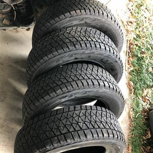 【兵庫神戸三田★中古4本】225/65R17 バリ山 溝約8mmが2本、7.2mmが2本　スタッドレスタイヤ ブリヂストン BLIZZAK DM-V2 2015年製