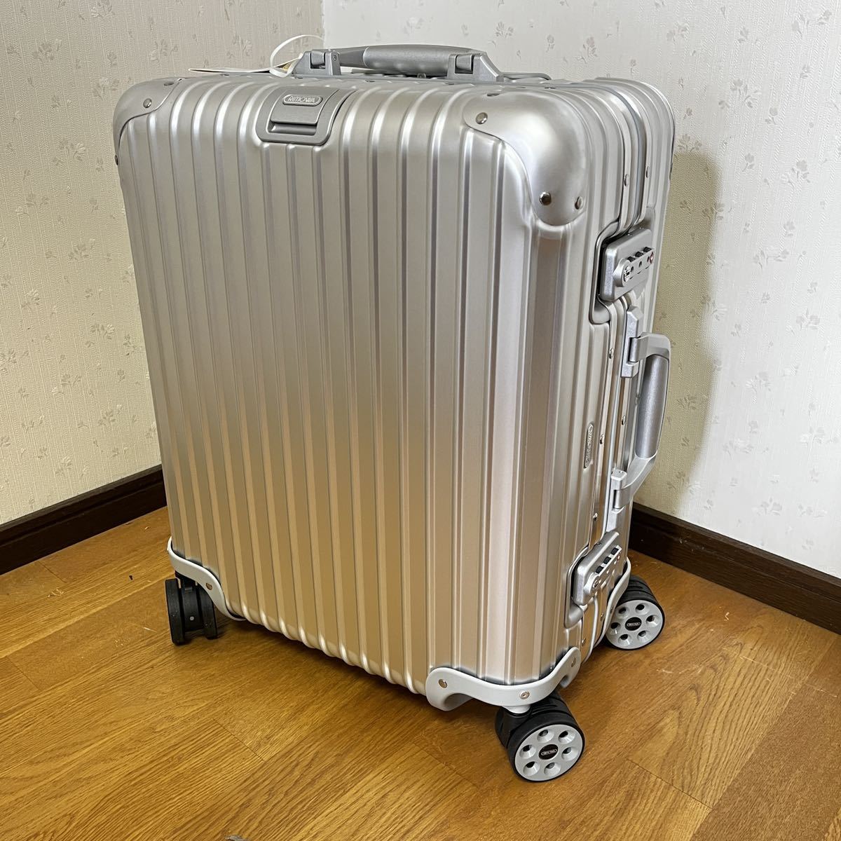 ヤフオク! -「rimowa 45l」の落札相場・落札価格