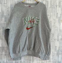 1円スタート【NIKE】ナイキエアースウェットトレーナー 　AIR グレー 灰色 Lサイズ 銀タグ　刺繍ロゴ　冬服　古着　USED ビンテージ_画像2