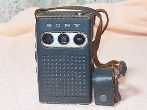 SONY【TR-817】 AM 専用 高周波増幅装置付8石 ポケッタブル トランジスタラジオです 、中古品です 管理 22110538