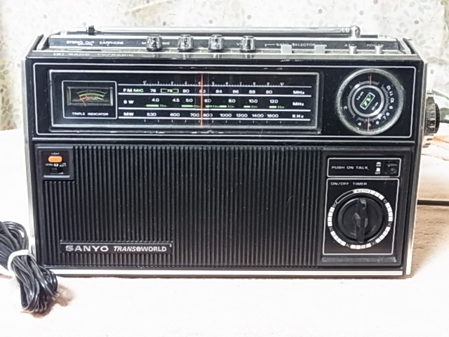 三洋電機 SANYO 【MR-1700(B)】 2バンド ポータブル ラジカセ 三洋電機 SANYO 【MR-1700(B)】 2バンド ポータブル ラジカセ