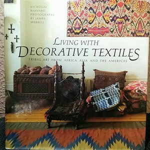 LIVING W/DEC.TEXTILE　インテリアデザイン洋書