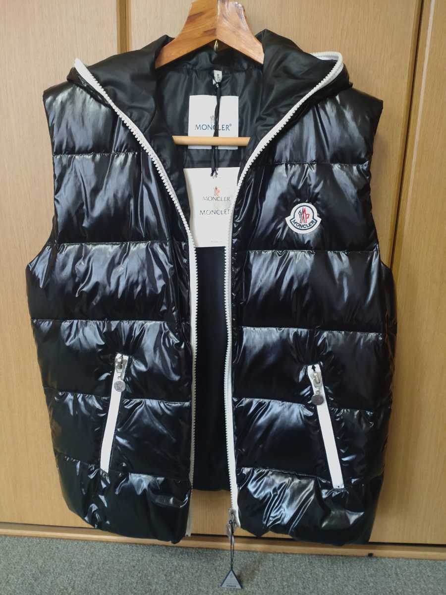 ヤフオク! -モンクレール ダウンベストの中古品・新品・未使用品一覧