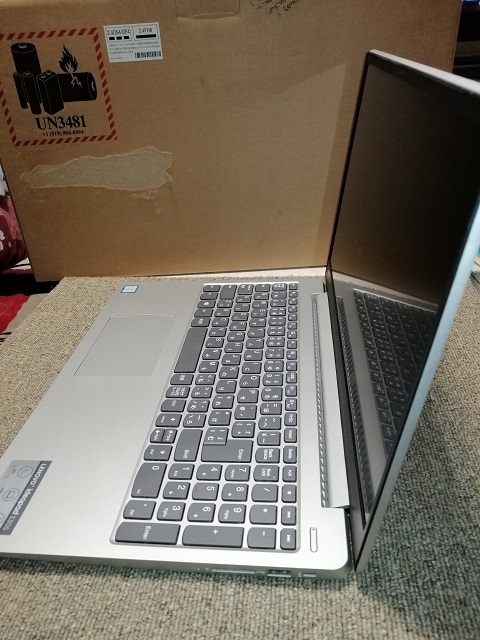 超美品Lenovo(レノボ)Ideapad 330S-15IKB core i5-8250U/メモリ8GB
