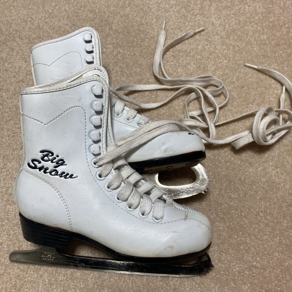 訳あり品送料無料 フィギュアスケート靴コスギ+Pattern99 24.5センチ 
