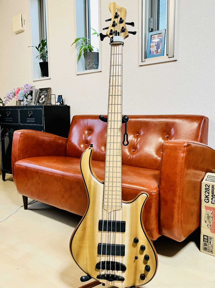 軽量な折り畳み自転車 エレキベース ESP WS-340SL5 5弦ベース
