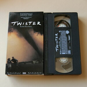 ツイスター Twister 竜巻 映画 ビデオテープ VHS DVD カセット