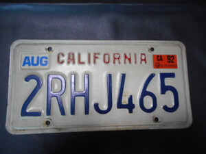 アメリカ　カリフォルニア　ナンバー　プレート　１枚　３０年以上前の貴重品　白　（４６）　ノスタルジック　コレクション　アメ車等