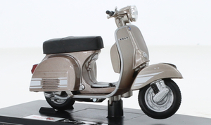 1/18 ベスパ ラリー ブラウン Maisto Vespa 200 Rally metallic-brown 1972 1:18 新品 梱包サイズ60