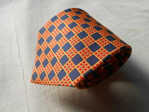 C194美品エルメネジルドゼニアチェック柄模様の厚手ネクタイ