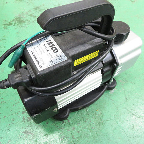 ①'新品 パナソニック EZ46A3K-B 充電式デュアル真空ポンプ 本体+ケ-ス ...