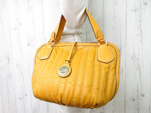 CELINE ショルダーバッグの値段と価格推移は?|3,838件の売買情報を ...