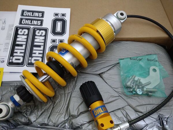 新品・オーリンズ Ohlins Kawasaki Z900RS・Cafe 2017-2022・KA739 リアサスペンション