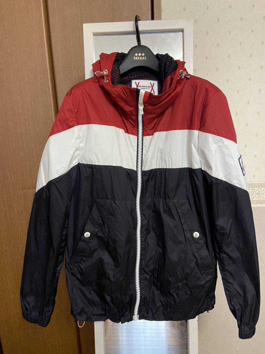 MONCLER トリコロール パーカーの値段と価格推移は?|32件の売買情報 ...