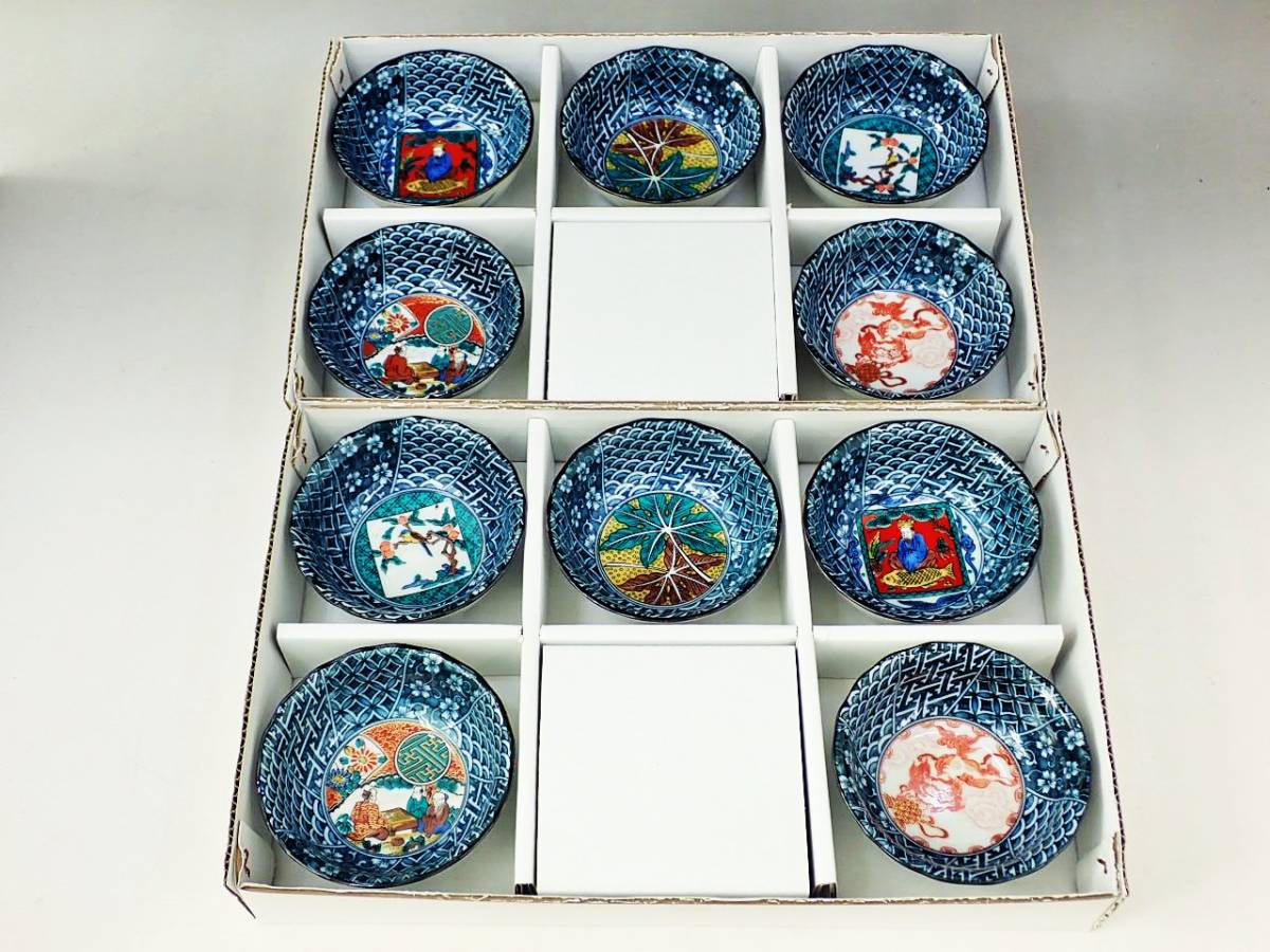 九谷焼 吉田屋花鳥 三段重 幅約13.5㎝ 高さ約17.5㎝ 蓋付き 色絵 鳥 花 ...