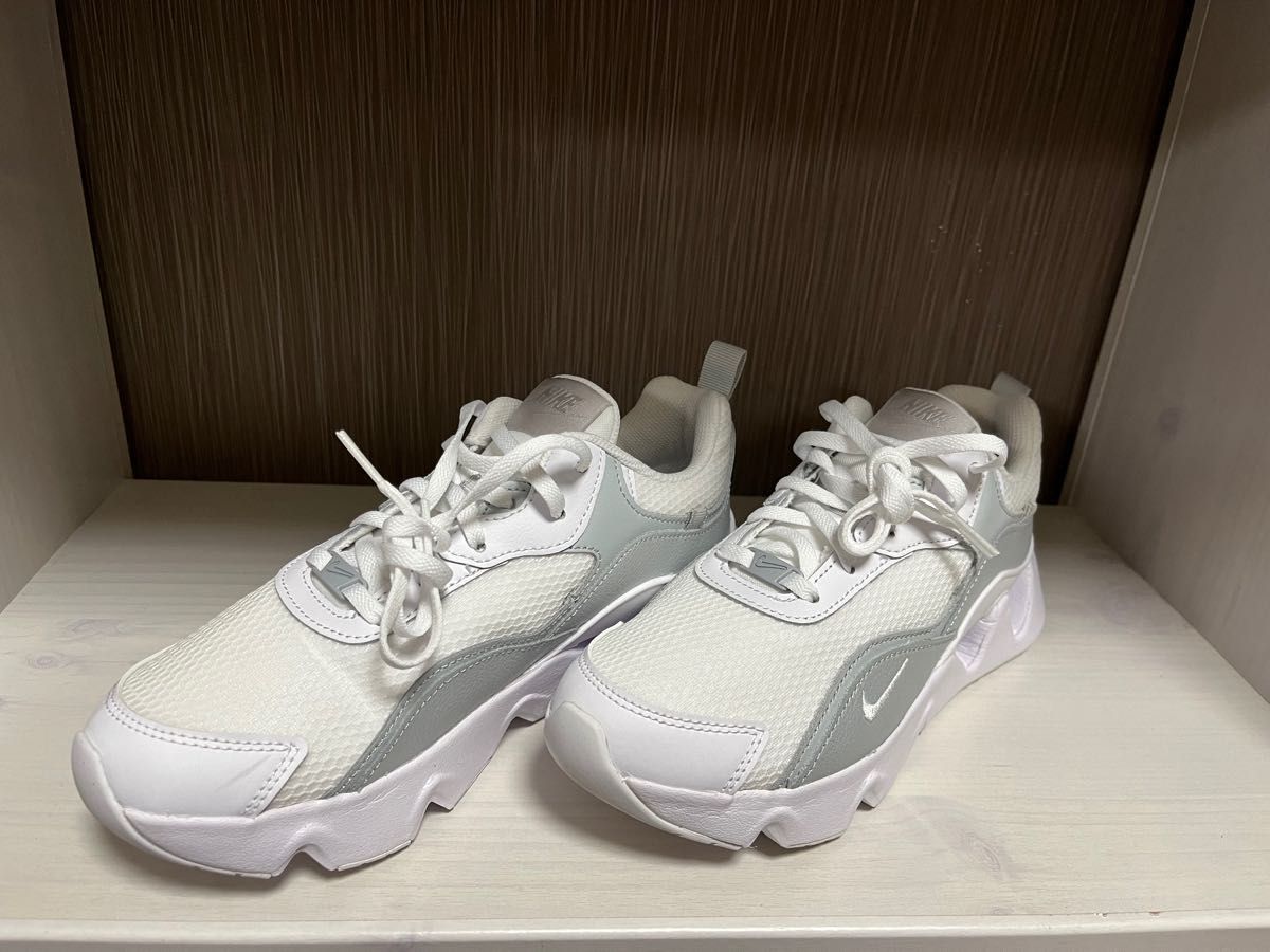 24cm 他のサイズも相談可 NIKE WMNS RYZ 365 レディースファッション