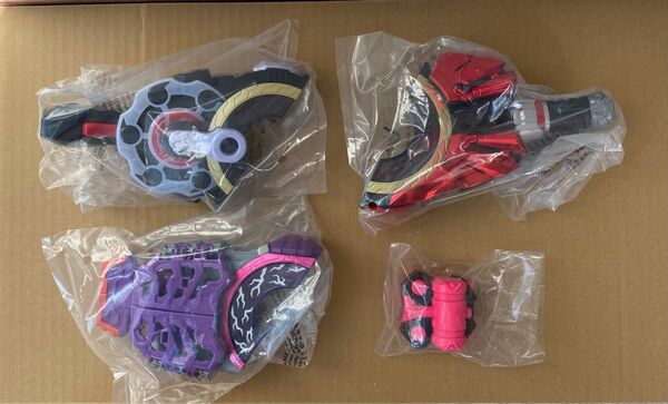 仮面ライダー　ギーツ　レイズバックル　4点