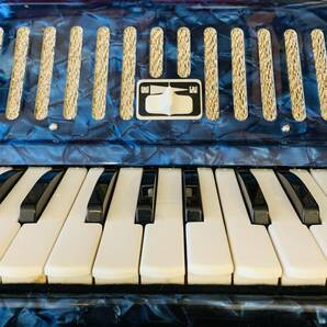 【YAMAHA/ヤマハ】T-32B アコーディオン ケース付き/鍵盤楽器 楽器 音楽 テナー 青の画像5