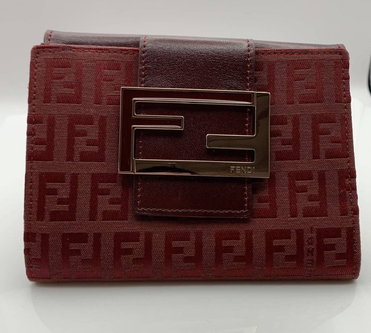 ヤフオク! -フェンディ 財布 二つ折りの中古品・新品・未使用品一覧