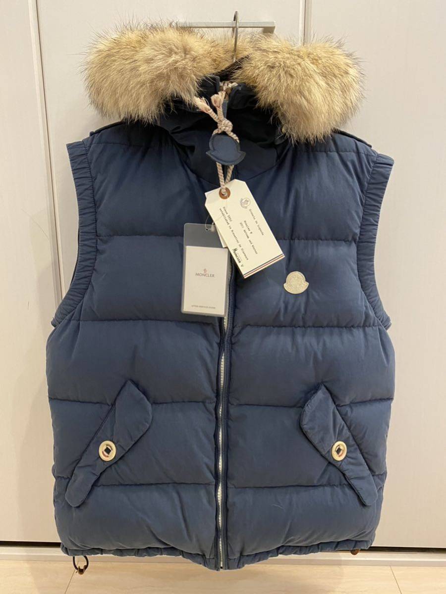 ヤフオク! -「moncler v ベスト」の落札相場・落札価格