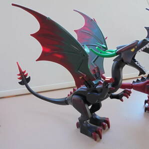 LEGO  ミニフィギュアドラコン2体 深赤・黒の画像4