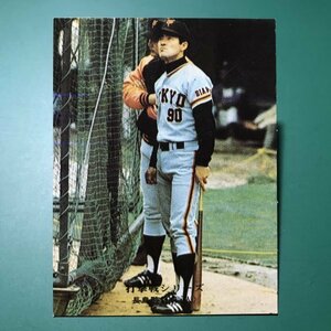 1975 year Calbee Professional Baseball card 75 year strike . war series 764 number . person length island [ control 750]