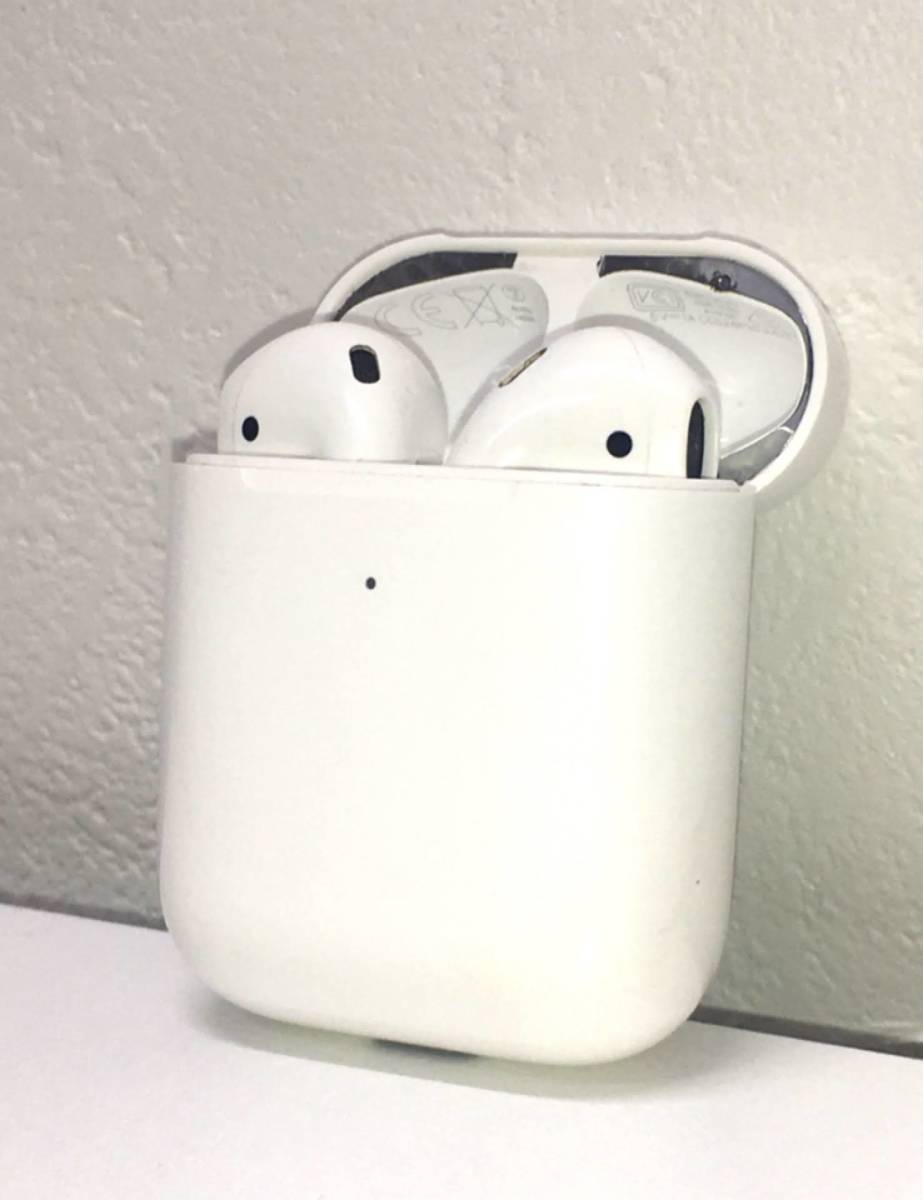 Apple AirPods with Wireless Charging Case 第2世代 MRXJ2J/A ...